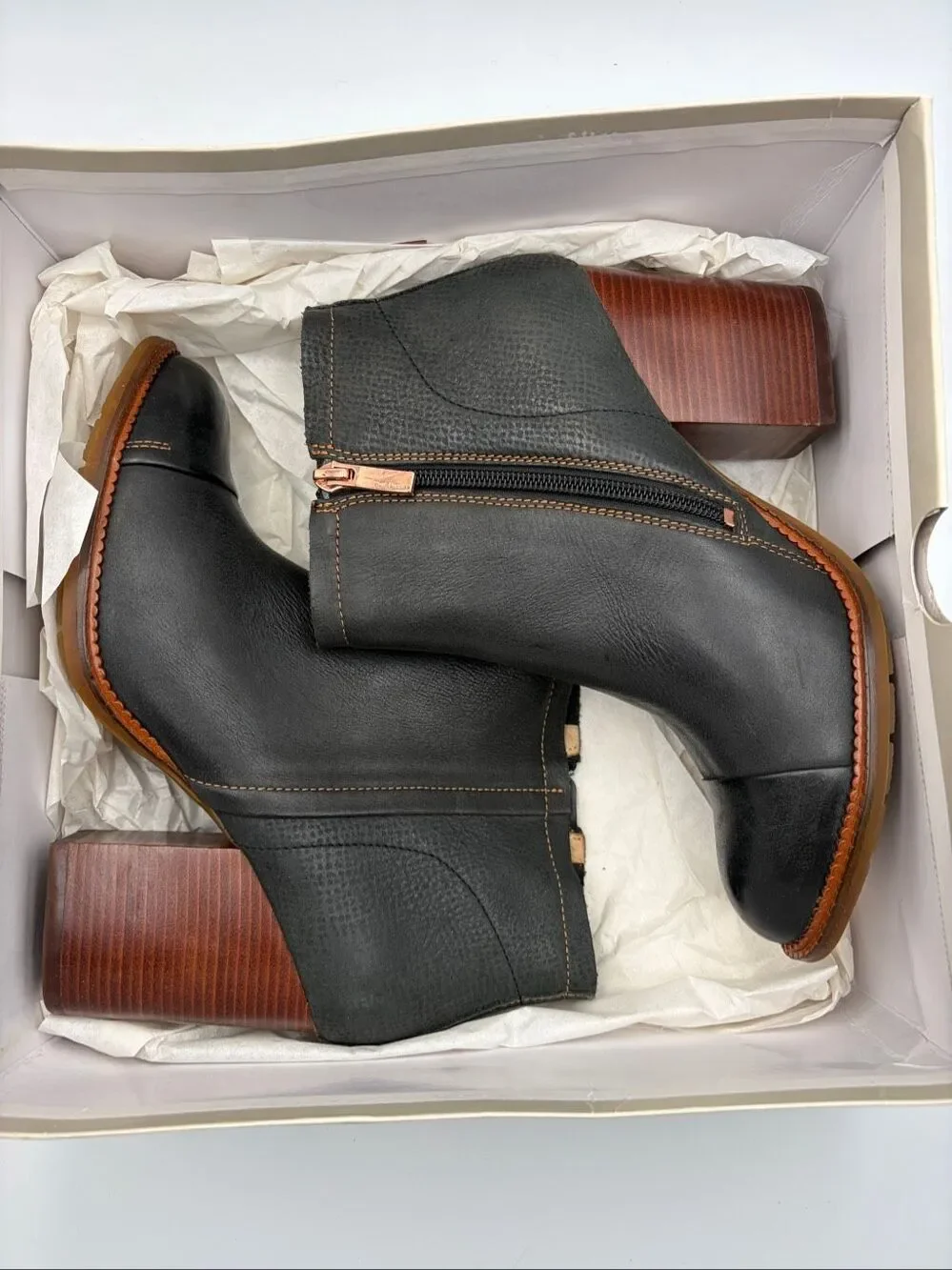 Hush Puppies Axelle Dewey Black Leather Ankle Booties Block Heel NIB Size 8.5